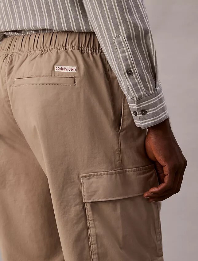 Bawełniane spodnie cargo o prostym kroju z elementami Cotton Stretch Bawełniane spodnie cargo o prostym kroju z elementami Cotton Stretch