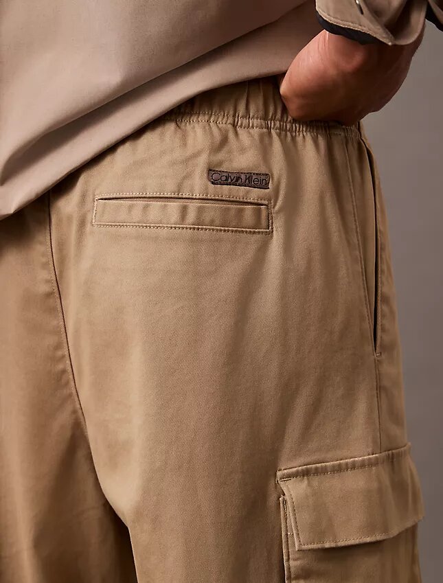 Bawełniane spodnie cargo o prostym kroju z elementami Cotton Stretch Bawełniane spodnie cargo o prostym kroju z elementami Cotton Stretch