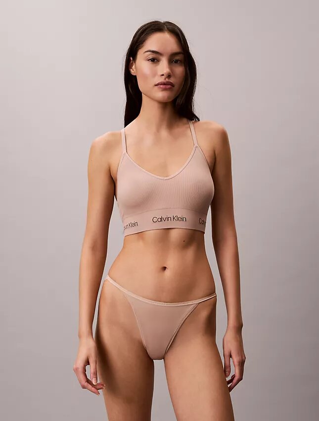Bezszwowa Bralette z Microfiberem z lekką wyściółką Bezszwowa Bralette z Microfiberem z lekką wyściółką