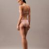 Bikini Attraction z obniżonym stanem Bikini Attraction z obniżonym stanem