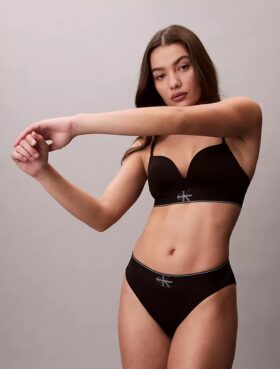 Bikini z wysokim stanem z elastycznej mikrofibry z graficznym Monogramem Bikini z wysokim stanem z elastycznej mikrofibry z graficznym Monogramem