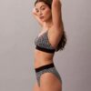 Bikini z wysokim stanem z elastycznej mikrofibry z graficznym Monogramem Bikini z wysokim stanem z elastycznej mikrofibry z graficznym Monogramem