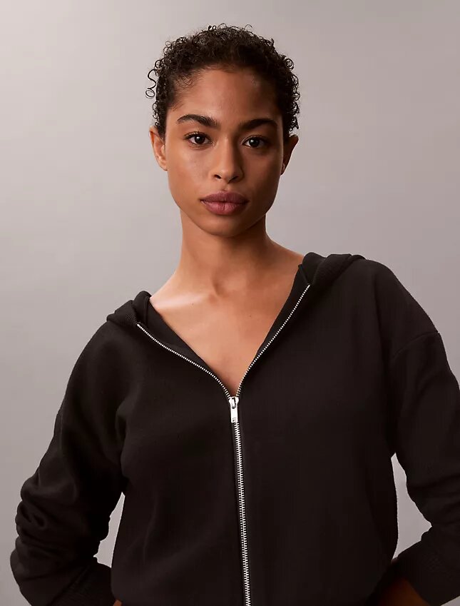Bluza z kapturem z dzianiny o luźnym kroju Bluza z kapturem z dzianiny o luźnym kroju