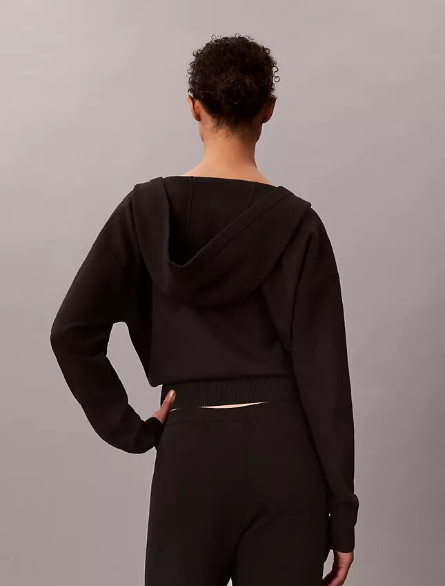 Bluza z kapturem z dzianiny o luźnym kroju Bluza z kapturem z dzianiny o luźnym kroju