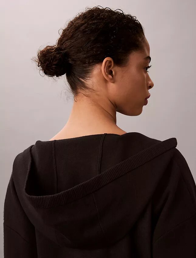 Bluza z kapturem z dzianiny o luźnym kroju Bluza z kapturem z dzianiny o luźnym kroju