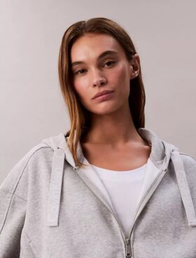 Bluza z kapturem z polaru z logo i zamkiem