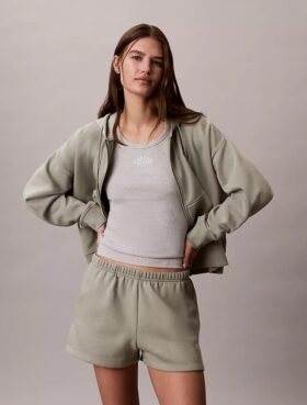 bluza z kapturem z polaru z monogramem 1 4 280x369 - Bluza z kapturem z polaru z Monogramem