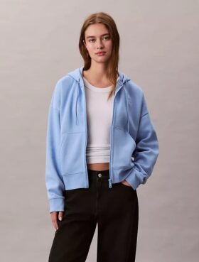bluza z kapturem z polaru z monogramem 1 5 280x369 - Bluza z kapturem z polaru z Monogramem