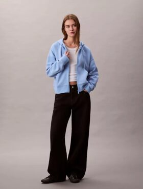 bluza z kapturem z polaru z monogramem 2 5 280x369 - Bluza z kapturem z polaru z Monogramem