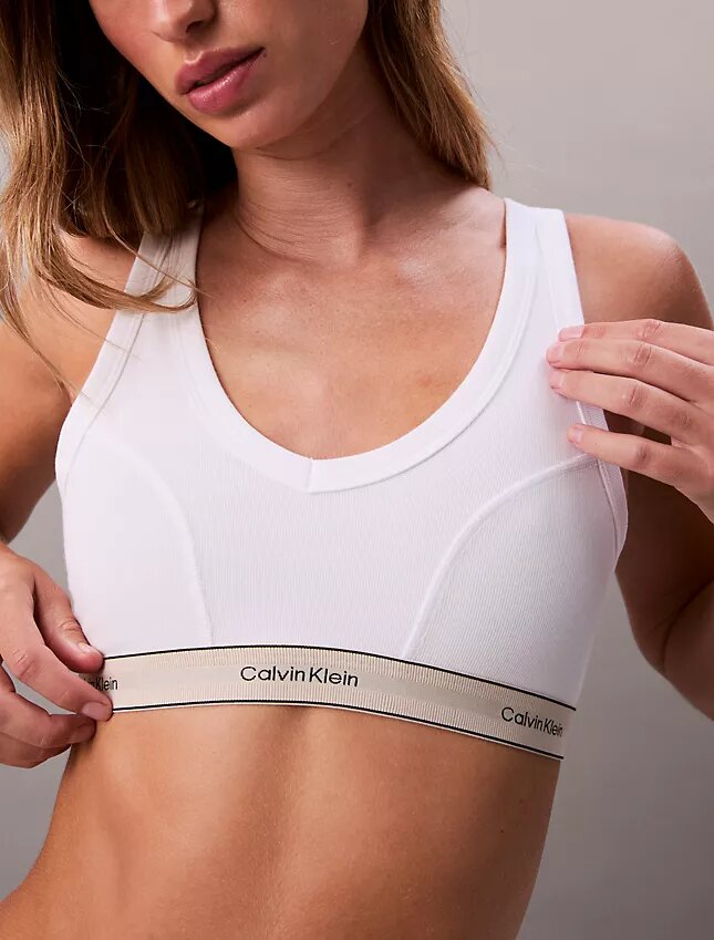 Bralette trójkątna z lekką podszewką, wykonana z Cotton Stretch w stylu retro Bralette trójkątna z lekką podszewką, wykonana z Cotton Stretch w stylu retro