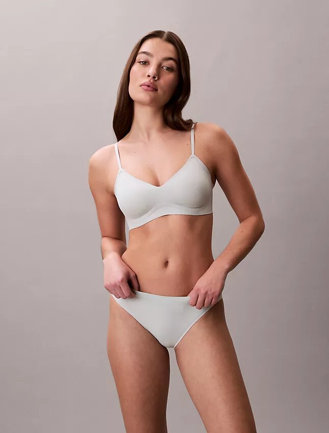 Bralette z żelowymi fiszbinami i lekką podszewką Bralette z żelowymi fiszbinami i lekką podszewką