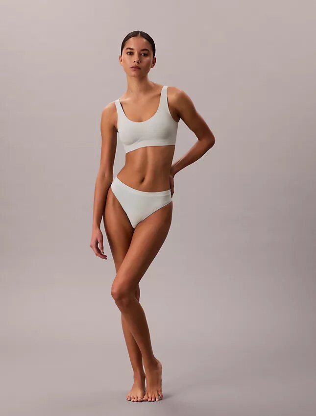 Bralette z żelowymi fiszbinami i lekką podszewką Bralette z żelowymi fiszbinami i lekką podszewką