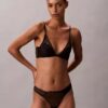 CK Black Floral Lace – lekko wyściełany biustonosz z głębokim dekoltem CK Black Floral Lace – lekko wyściełany biustonosz z głębokim dekoltem