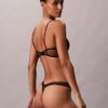 CK Black Floral Lace – lekko wyściełany biustonosz z głębokim dekoltem CK Black Floral Lace – lekko wyściełany biustonosz z głębokim dekoltem