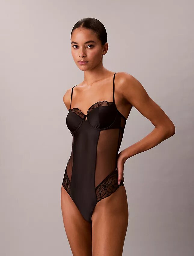 CK Black kwiatowy body z koronką CK Black kwiatowy body z koronką