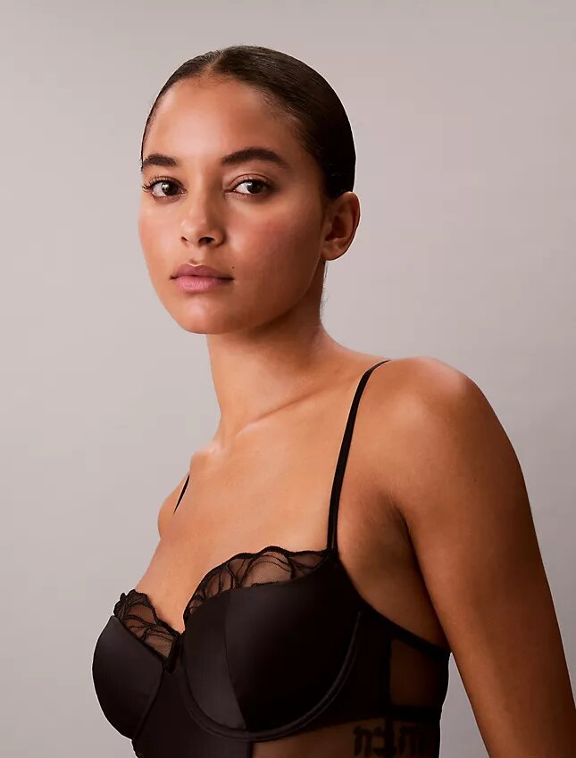 CK Black kwiatowy body z koronką CK Black kwiatowy body z koronką
