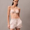 CK Black Unlined balkonetkowy biustonosz z kwiecistą koronką CK Black Unlined balkonetkowy biustonosz z kwiecistą koronką