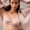 CK Black Unlined balkonetkowy biustonosz z kwiecistą koronką CK Black Unlined balkonetkowy biustonosz z kwiecistą koronką