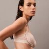 CK Black Unlined balkonetkowy biustonosz z kwiecistą koronką CK Black Unlined balkonetkowy biustonosz z kwiecistą koronką