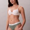 Cotton Stretch Thong z elastycznego materiału prążkowanego Cotton Stretch Thong z elastycznego materiału prążkowanego