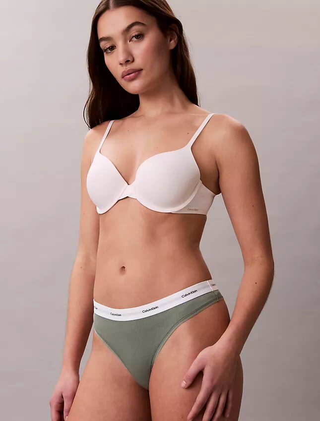 Cotton Stretch Thong z elastycznego materiału prążkowanego Cotton Stretch Thong z elastycznego materiału prążkowanego