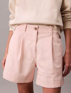 Cotton Stretch twill pleated Bermuda shorts