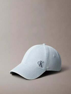 Czapka z daszkiem z pranej Denim z haftowanym logo