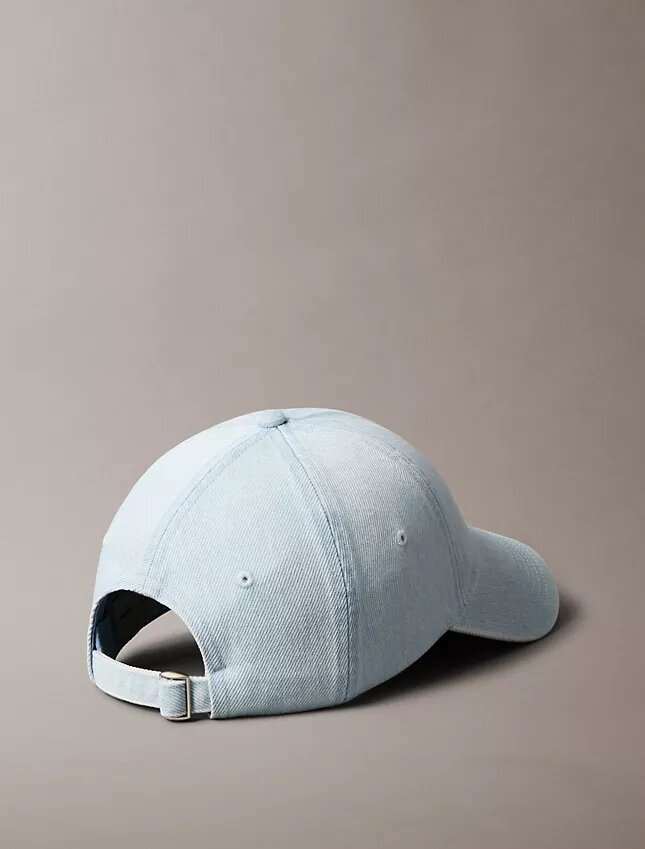 Czapka z daszkiem z pranej Denim z haftowanym logo Czapka z daszkiem z pranej Denim z haftowanym logo