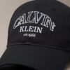 Czapka z zakrzywionym logo Czapka z zakrzywionym logo