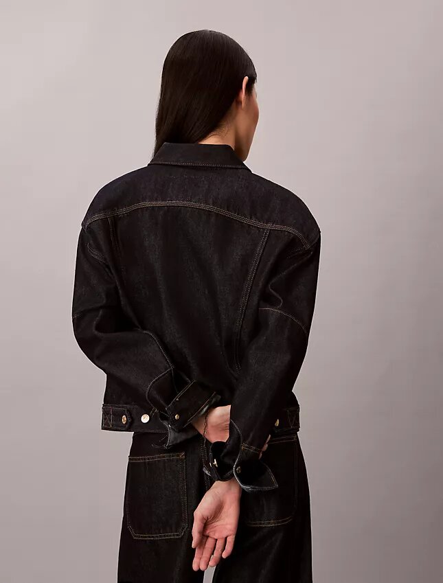 Denim Trucker Jacket z okazji Księżycowego Nowego Roku Denim Trucker Jacket z okazji Księżycowego Nowego Roku
