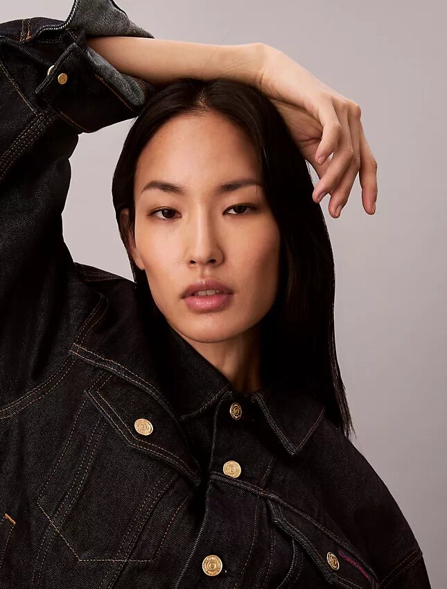Denim Trucker Jacket z okazji Księżycowego Nowego Roku Denim Trucker Jacket z okazji Księżycowego Nowego Roku