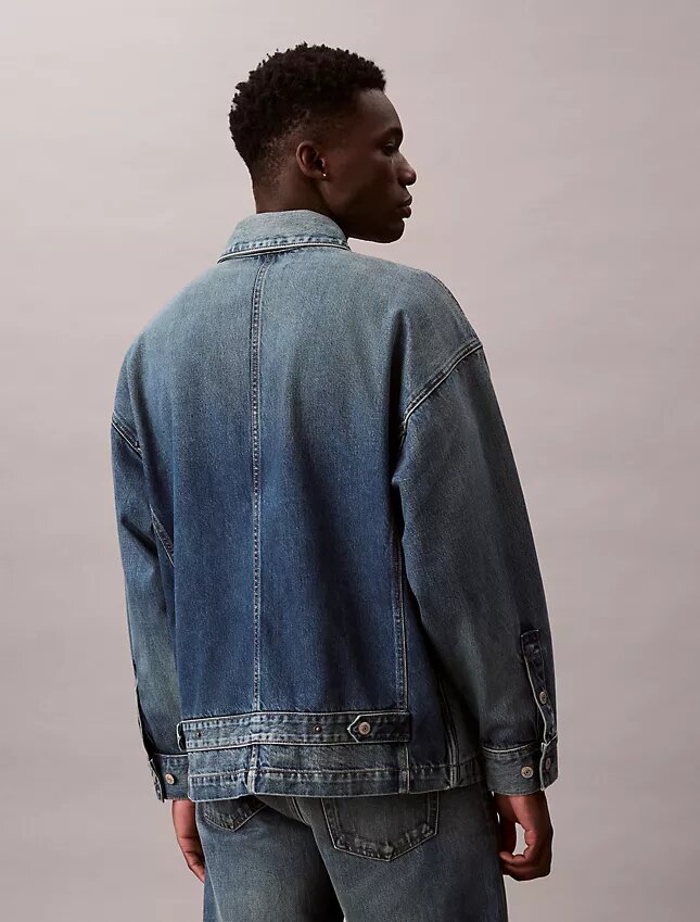 Dżinsowa kurtka w stylu casual Dżinsowa kurtka w stylu casual