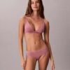 Dopasowany do sylwetki, lekko wyściełany biustonosz typu Bralette w kształcie trójkąta