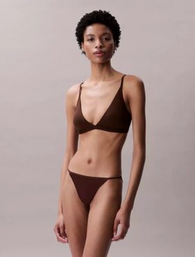 Dopasowany do sylwetki, lekko wyściełany biustonosz typu Bralette w kształcie trójkąta Dopasowany do sylwetki, lekko wyściełany biustonosz typu Bralette w kształcie trójkąta