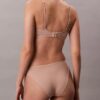 Dopasowany do sylwetki, lekko wyściełany biustonosz typu Bralette w kształcie trójkąta Dopasowany do sylwetki, lekko wyściełany biustonosz typu Bralette w kształcie trójkąta