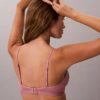 Dopasowany do sylwetki, lekko wyściełany biustonosz typu Bralette w kształcie trójkąta