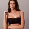 Dopasowany do sylwetki, lekko wyściełany Bralette Dopasowany do sylwetki, lekko wyściełany Bralette
