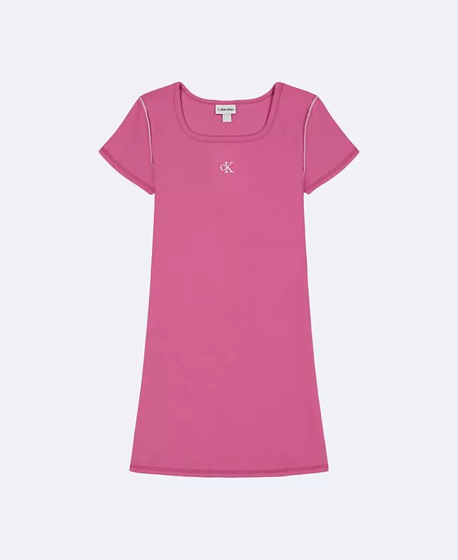 Dziewczynkowa mini sukienka z koszulki z monogramem Dziewczynkowa mini sukienka z koszulki z monogramem
