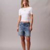 Elastyczna koszulka slim fit z nadrukiem monogramu z Modal Elastyczna koszulka slim fit z nadrukiem monogramu z Modal