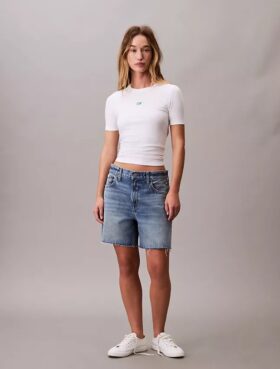 Elastyczna koszulka slim fit z nadrukiem monogramu z Modal