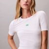 Elastyczna koszulka slim fit z nadrukiem monogramu z Modal Elastyczna koszulka slim fit z nadrukiem monogramu z Modal