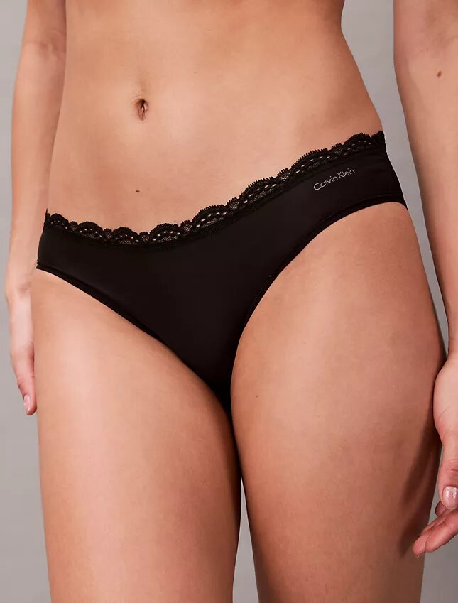 Elastyczne Bikini z mikrofibry z koronką Elastyczne Bikini z mikrofibry z koronką