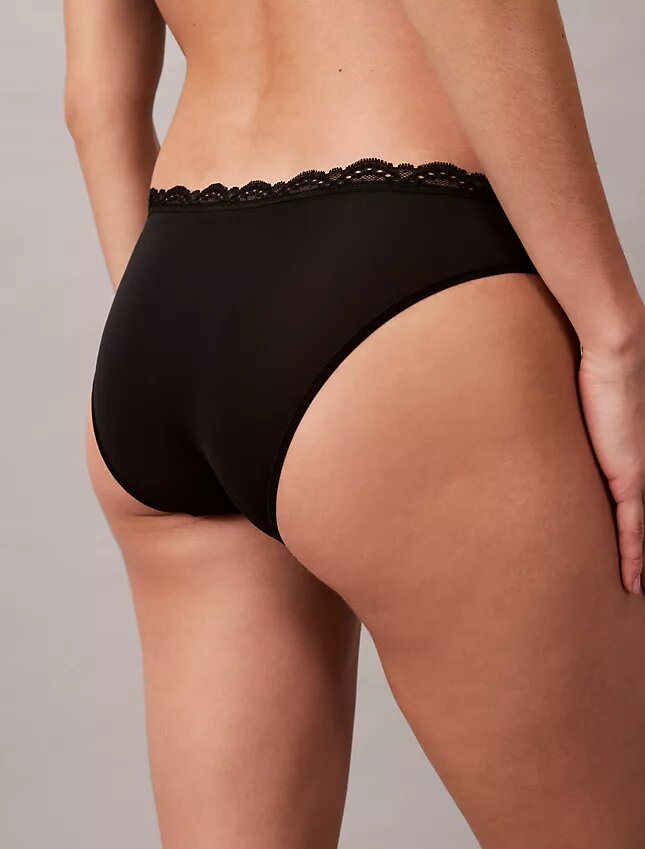 Elastyczne Bikini z mikrofibry z koronką Elastyczne Bikini z mikrofibry z koronką