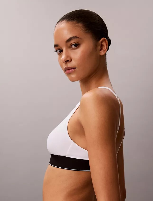 Elastyczny Bralette trójkątny z Microfiber z nadrukiem Monogramu i lekką podszewką Elastyczny Bralette trójkątny z Microfiber z nadrukiem Monogramu i lekką podszewką