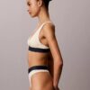 Elastyczny Bralette trójkątny z Microfiber z nadrukiem Monogramu i lekką podszewką Elastyczny Bralette trójkątny z Microfiber z nadrukiem Monogramu i lekką podszewką