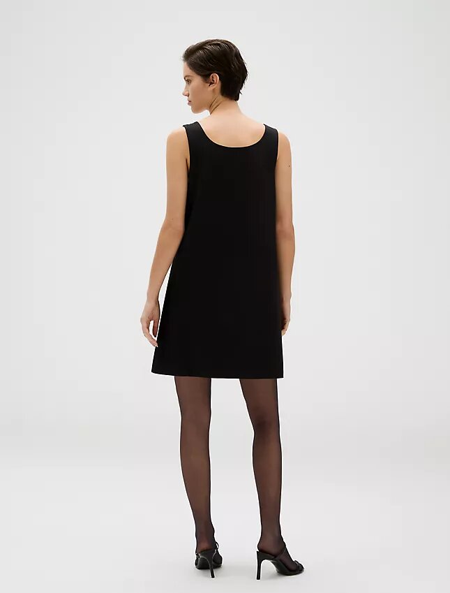 Elegancka elastyczna sukienka mini Elegancka elastyczna sukienka mini