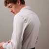 Elegancka koszula slim fit z elastycznego materiału, zapinana na guziki Elegancka koszula slim fit z elastycznego materiału, zapinana na guziki