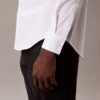 Elegancka koszula slim fit z elastycznego materiału, zapinana na guziki Elegancka koszula slim fit z elastycznego materiału, zapinana na guziki