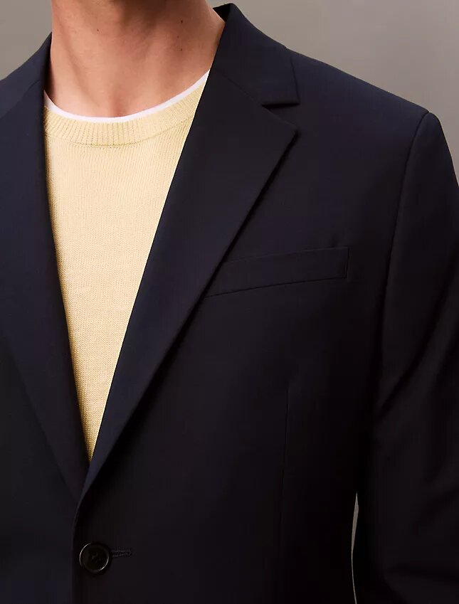 Elegancka marynarka o wąskim kroju Elegancka marynarka o wąskim kroju