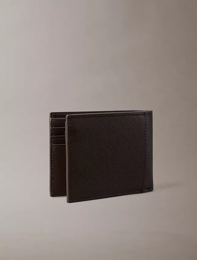Elegancki portfel składany z skóry Saffiano Elegancki portfel składany z skóry Saffiano